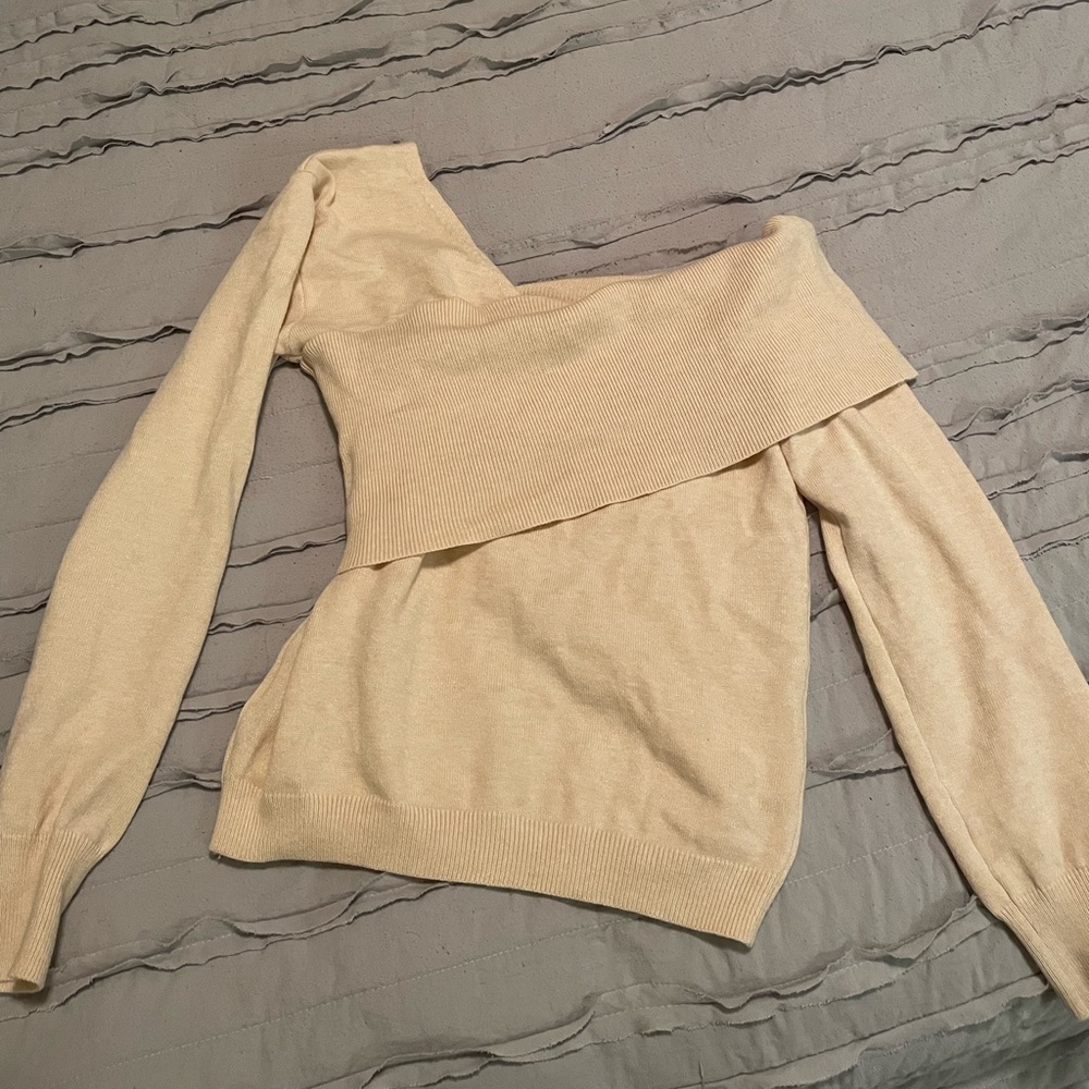 Pink lily beige sweater - Picture 2 of 4